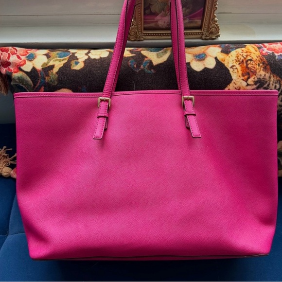 Michael Kors Hot Pink Saffiano Tote with Gold Hardware - Picture 2 of 8
